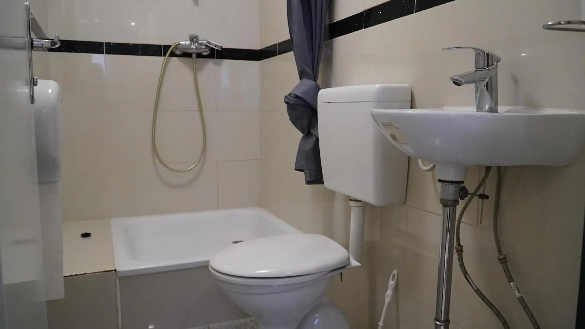 Mk Apartments Bremen 2 Wifi - Kostenlose Parkplaetze - In 5 Minuten In Der Stadt