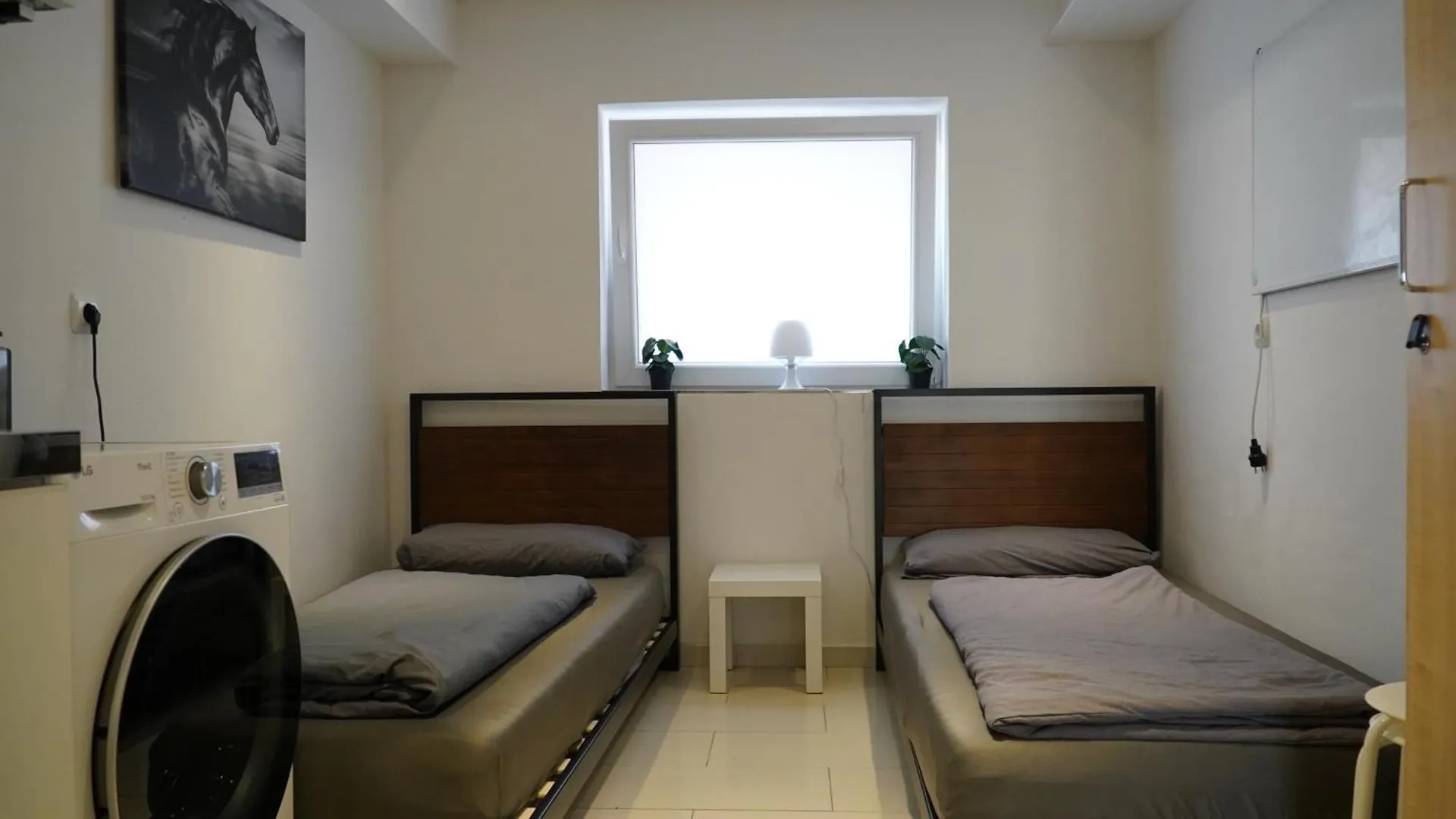 Mk Apartments Bremen 2 Wifi - Kostenlose Parkplaetze - In 5 Minuten In Der Stadt