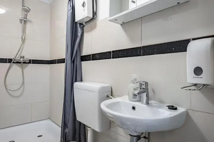 Mk Apartments Bremen 2 Wifi - Kostenlose Parkplaetze - In 5 Minuten In Der Stadt